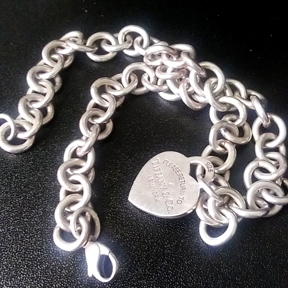 Tiffanys necklace